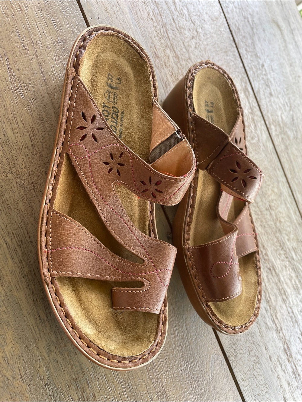 Naot Brown Floral-Cutout Leather Slide Sandals